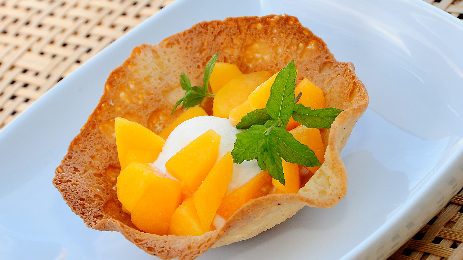 Canasta de almendras para el helado - Annie - Receta - Canal Cocina