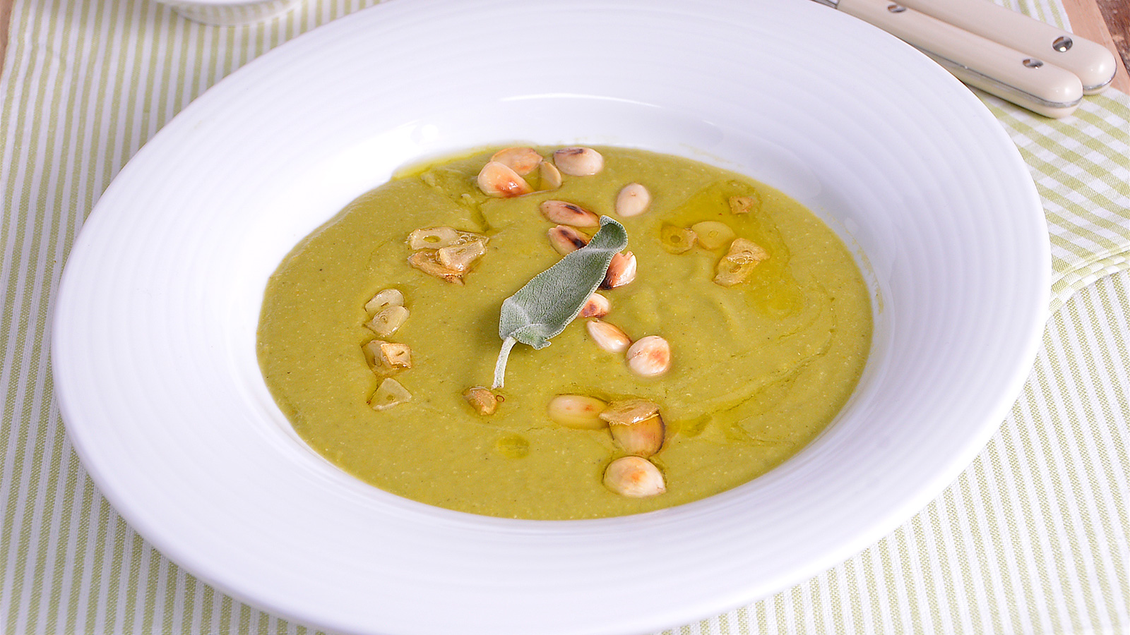 la cocina de julius crema suave de verduras con almendras julius julio la cocina de julius crema suave de verduras con almendras julius julio